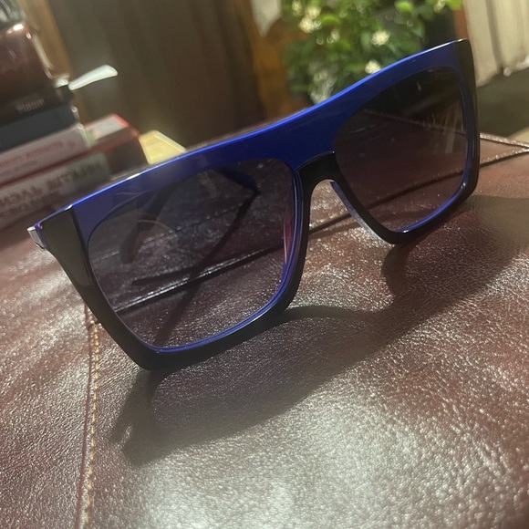 Pre-loved Pucci sunglasses; blue square adorable 🕶️ - Picture 8 of 11